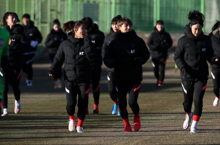 Women's football coach sees Olympic qualifiers as 'a chance to make history' for S. Korea