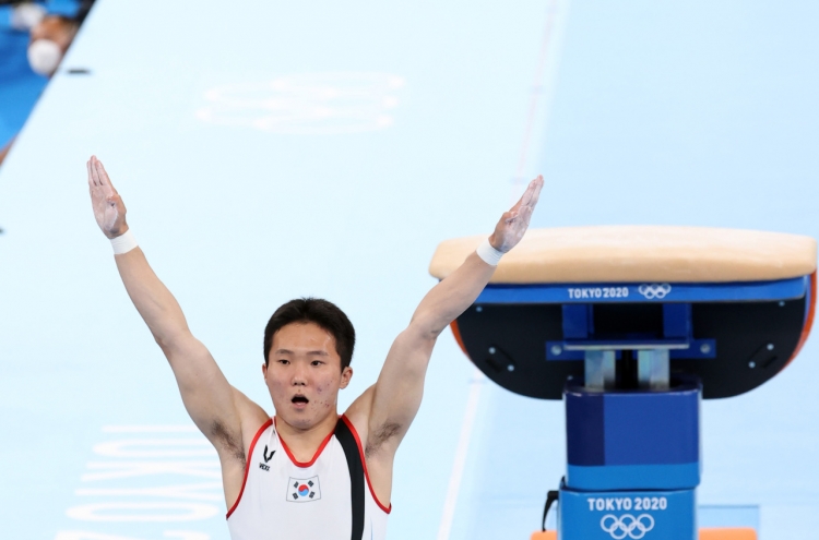 [Tokyo Olympics] Gymnast Shin Jea-hwan wins gold in men's vault