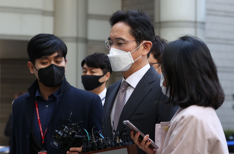 Samsung heir Lee sentenced to W70m fine for illegal use of propofol