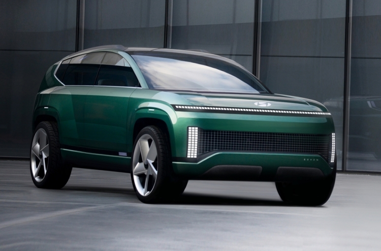 Hyundai, Kia unveil electric concept SUVs at LA auto show