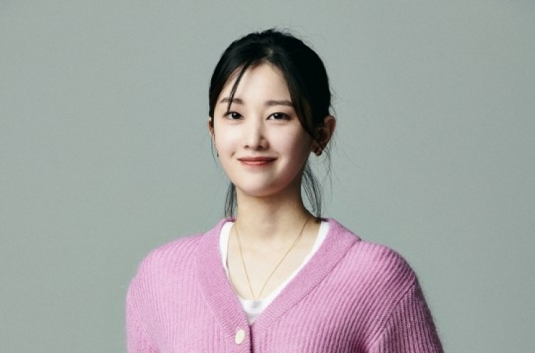 Jeon Jong-seo praises ‘Nothing Serious’ director’s unique style, humor