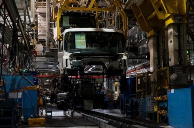 Korea sees huge drop in employment in manufacturing industry