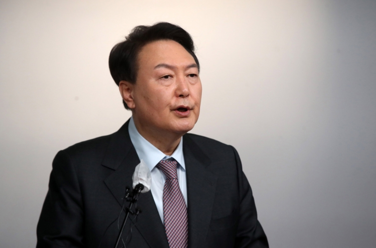 Yoon pledges to overhaul presidential office, working methods