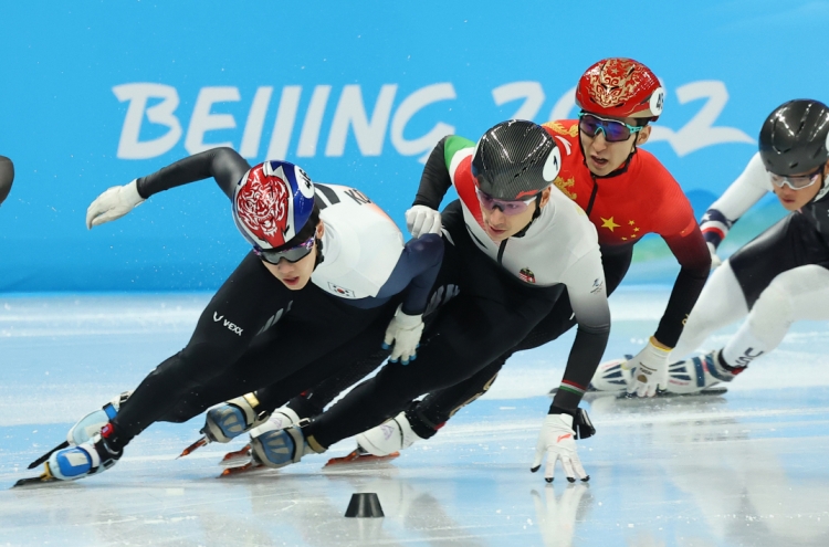 [BEIJING OLYMPICS] S. Korean netizens express outrage over controversial Beijing short track refereeing