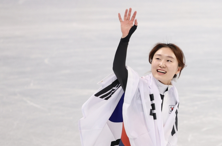 [BEIJING OLYMPICS] Short tracker Choi Min-jeong wins gold in women’s 1,500m
