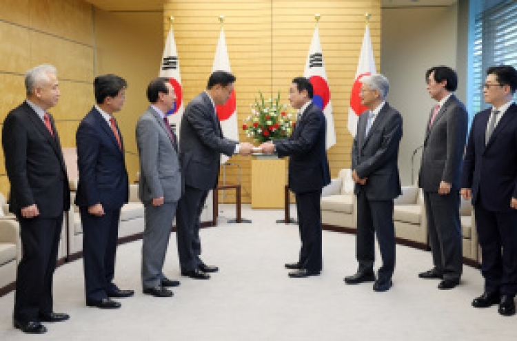 Yoon’s delegation, Japanese PM agree to work on improving relations