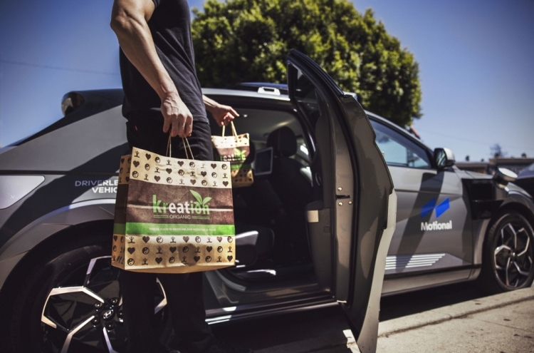 Level 4 self-driving IONIQ 5 starts delivering food in California