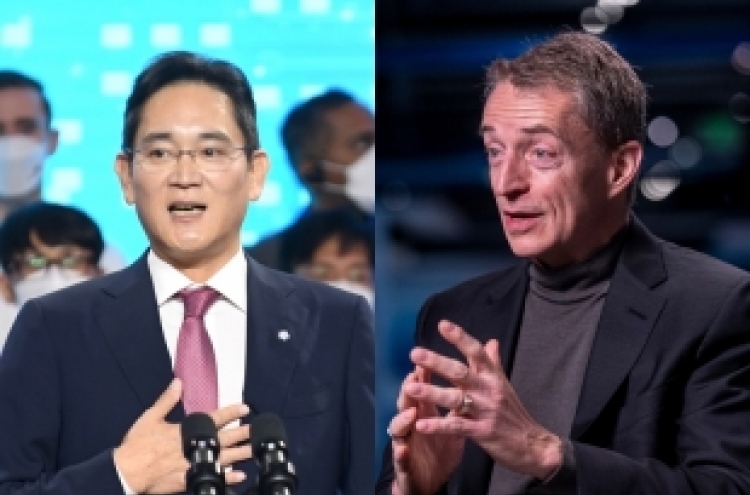 Samsung, Intel chiefs meet in Seoul for chip collaboration