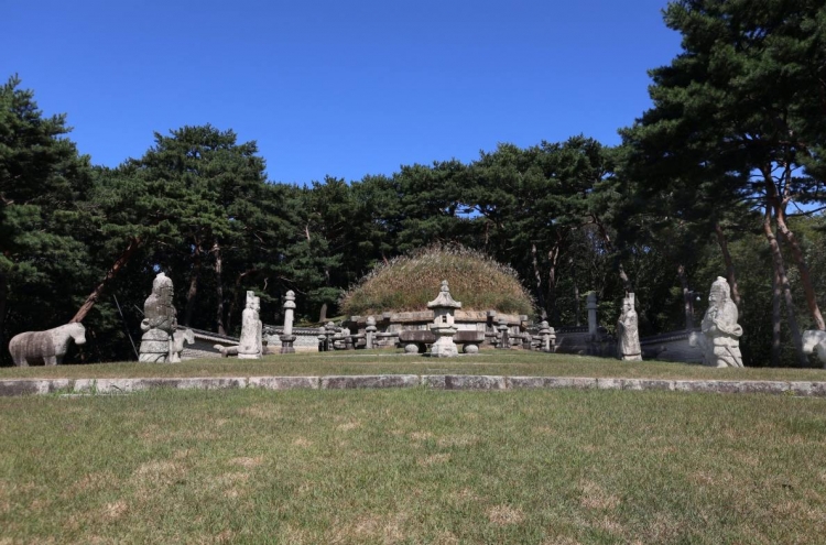 [Visual History of Korea] Joseon royal tombs’ eternal presence in pristine settings
