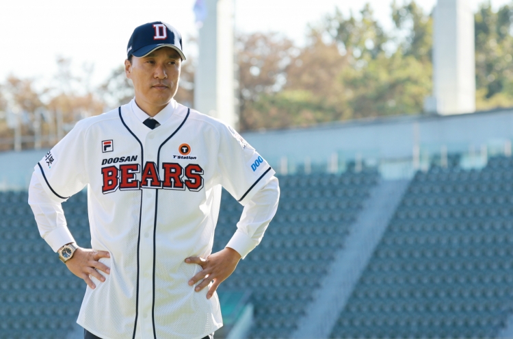 KBO legend Lee Seung-yuop wants focus on players in first season as manager