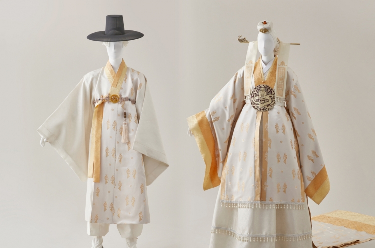 Exhibition of traditional, contemporary hanbok opens at Ara Art Center