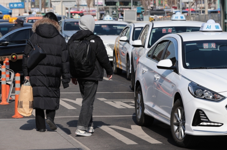 Base taxi fare in Seoul rises by 1,000 won to 4,800 won