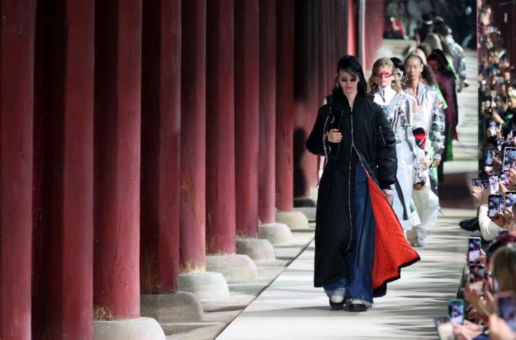 Gucci holds Asia’s first cruise collection show at Seoul royal palace