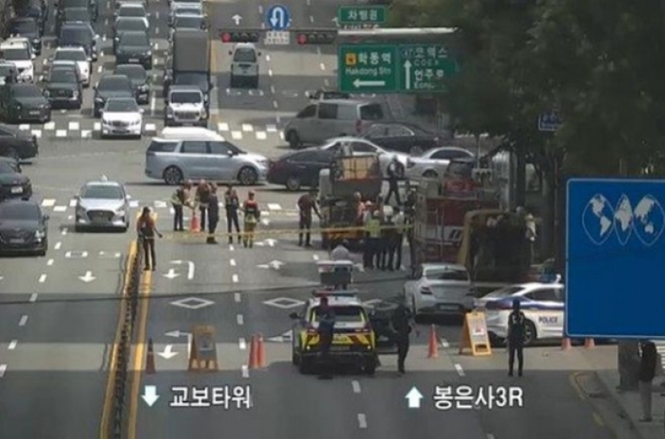 3-meter sinkhole discovered in Gangnam, no casualties reported