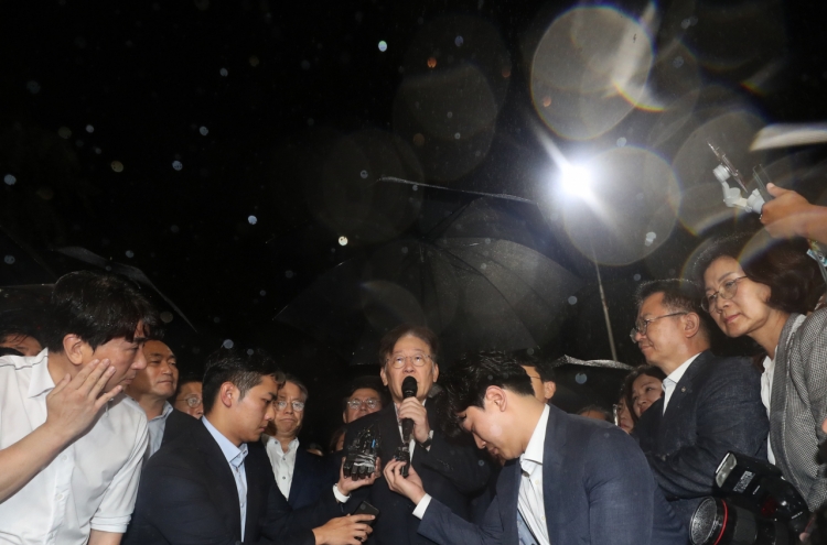 Lee Jae-myung's arrest reprieve emboldens opposition fightback