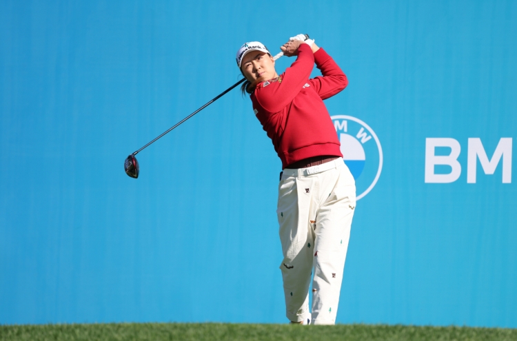 Minjee Lee grabs 36-hole lead at LPGA stop in S. Korea