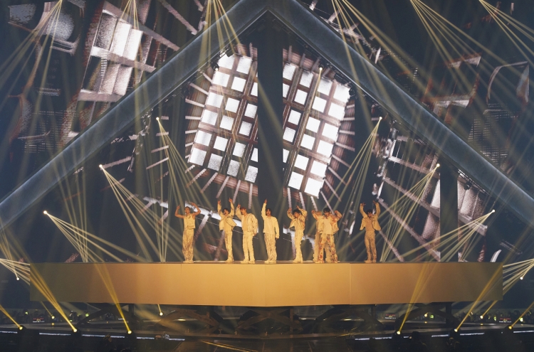 [Herald Review] NCT 127 takes inspiration from ‘Matrix’ for 3rd tour