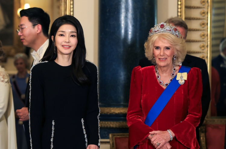 First lady explains S. Korea's dog meat ban plan to Queen Camilla