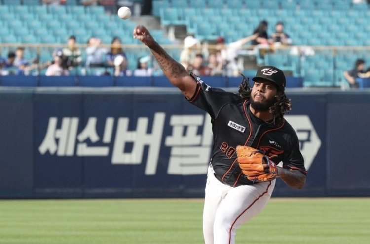 Hanwha Eagles re-sign pitcher Pena