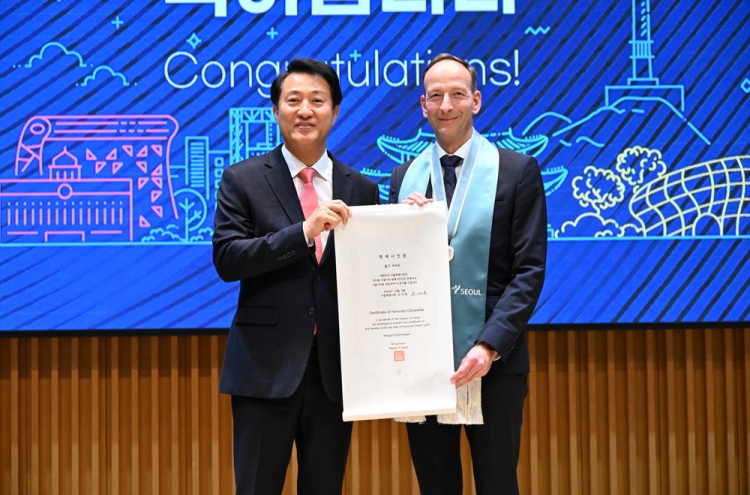 Porsche Korea CEO named honorary Seoul citizen