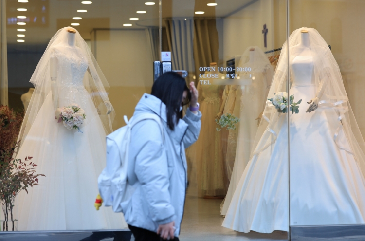Amid fewer marriages, S. Korean newlyweds have more debt than ever