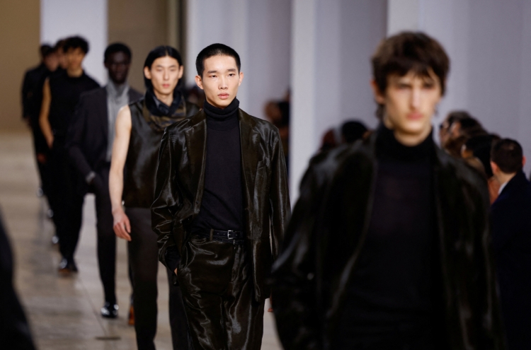 Hermes emphasizes versatility at menswear show for Paris Fashion Week
