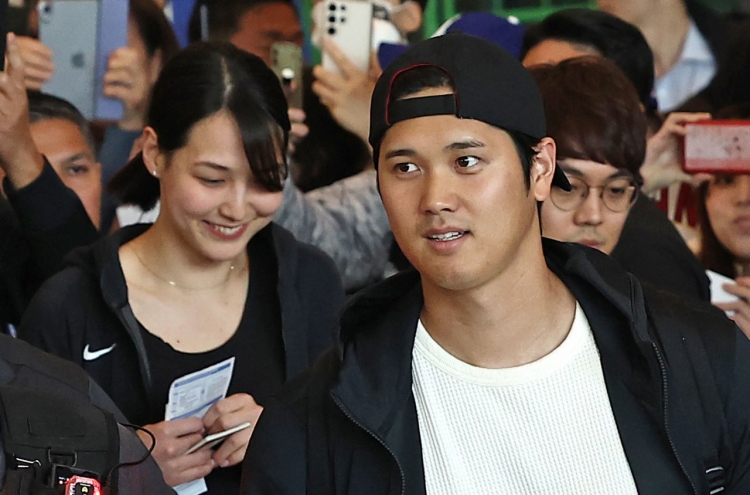 Ohtani leads Dodgers to S. Korea as they prepare for historic MLB series