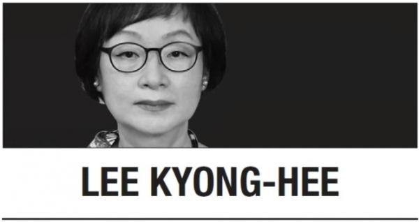 [Lee Kyong-hee] Overlooked front-line heroes amid the pandemic