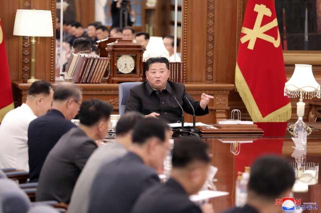 North Korean leader Kim Jong-un speaks during a meeting of the secretariat of the central committee of the North's ruling Workers' Party in Pyongyang last Monday in this photo released by the North's Korean Central News Agency. (Yonhap)