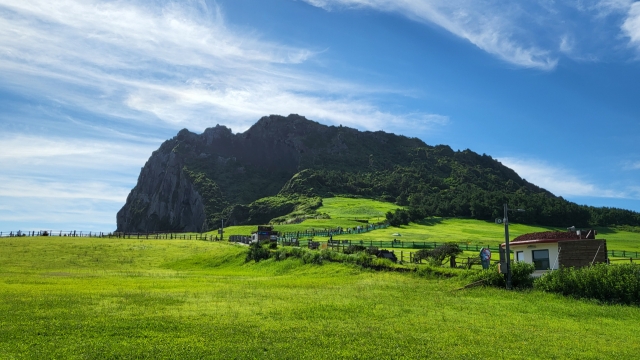 Seongsan Ilchulbong Peak, the main site of the 2022 World Heritage Festival’s Jeju chapter (Kim Hae-yeon/ The Korea Herald)