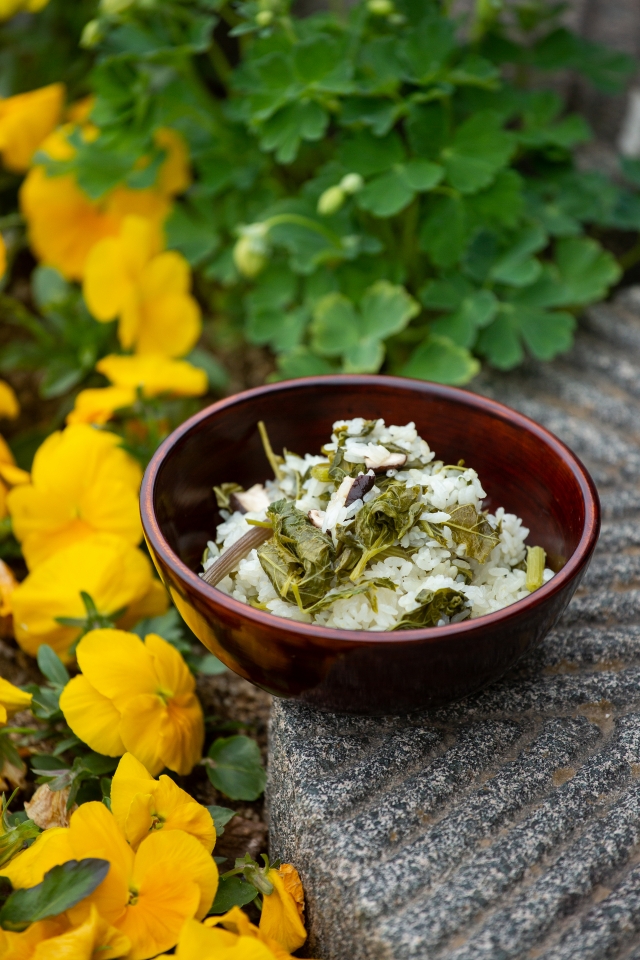 Rice with eosuri (Cultural Corps of Korean Buddhism)