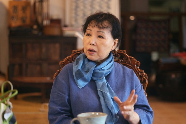 Choi Ok-ja discusses her indigo dyeing in Andong, North Gyeongsang Province. Korea.Photo © Hyungwon Kang