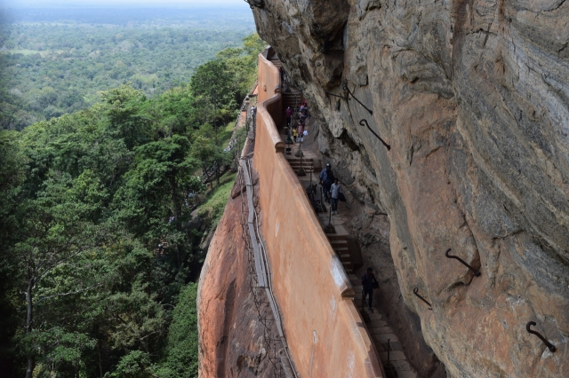 A spiral stairway leads to the top of the Sigiriya fortress, some 349 meters above ground, in Sri Lanka. (Kim Hae-yeon/ The Korea Herald)