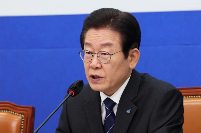 Lee Jae-myung, chairman of the main opposition Democratic Party of Korea speaks during a party meeting on Tuesday. (Yonhap)