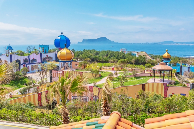 Panoramic view of Seongsan Ilchulbong from Hundertwasser Park (Hundertwasser Park)