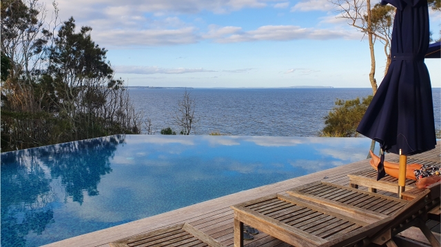 The view across the pool from Rick Stein at Bannisters by the Sea. Makes the most of the local catch, the restaurant specializes in the seafood dishes the chef is famous for. (Paul Kerry/The Korea Herald)