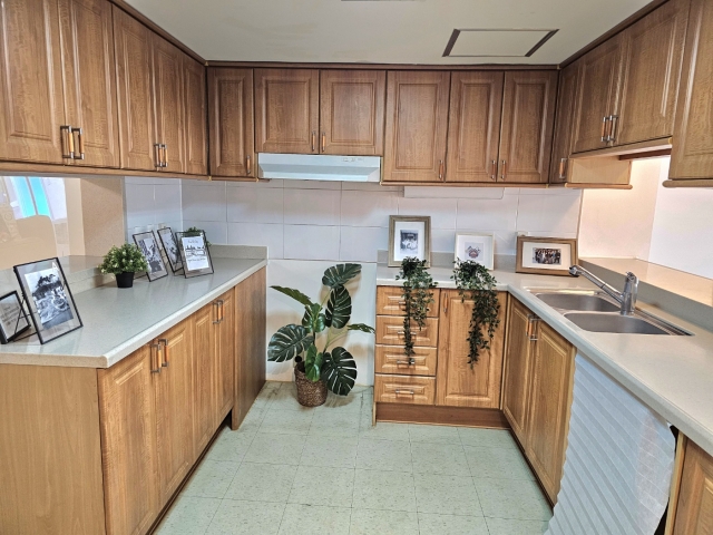 A kitchen inside one of the townhouses in Black Hawk Village, previously used by an American soldier's family (Choi Jae-hee / The Korea Herald)