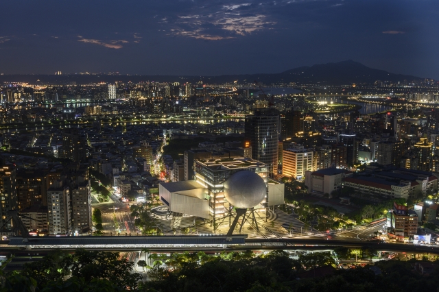 Taipei Performing Arts Center in Taipei, Taiwan (Copyright Shephotoerd Co. Photography, courtesy of OMA)