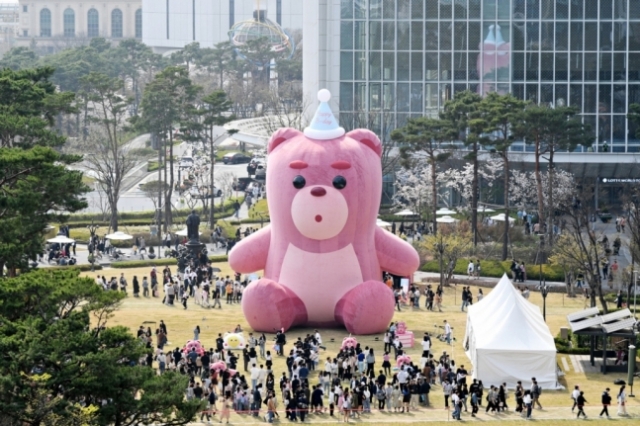 Amazing Bellygom at Jamsil Lotte World Tower (Lotte Home Shopping)