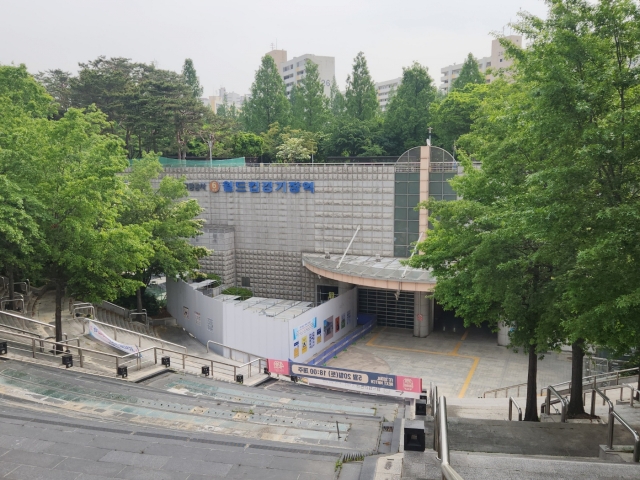 Exit No.2 of World Cup Stadium (Seongsan) Station (Yoon Min-sik/The Korea Herald)