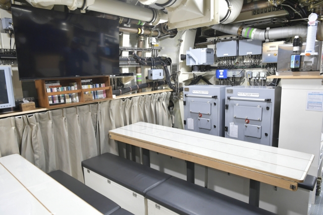 The mess hall of the 3,000-ton Dosan Ahn Changho submarine where 20 crew members have their meals. (Republic of Korea Navy)