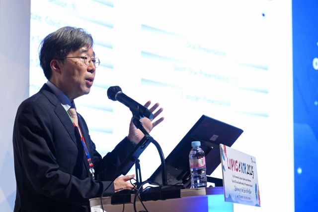 Dr. Bae Sang-cheol speaks during the opening ceremony for Lupus & KCR 2023 held Wednesday at Coex, Seoul. (Lee Sang-sub/The Korea Herald)