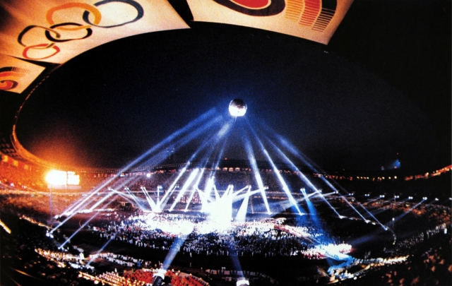 The closing ceremony for the 1988 Seoul Olympics is being held at the Seoul Olympic Stadium in Jamsil, southern Seoul, on Oct. 2, 1988. (The Korea Herald