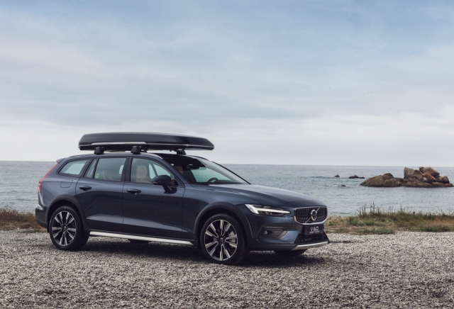 Volvo V60 Cross Country B5 AWD (Volvo Korea)