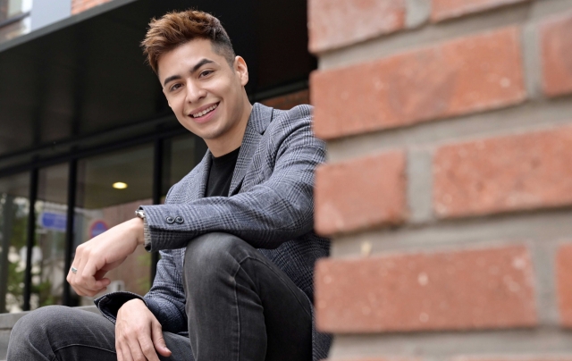 Mexican TV personality Christian Burgos poses for pictures during an interview with The Korea Herald in Seoul on April 28. (Lee Sang-sub/The Korea Herald)