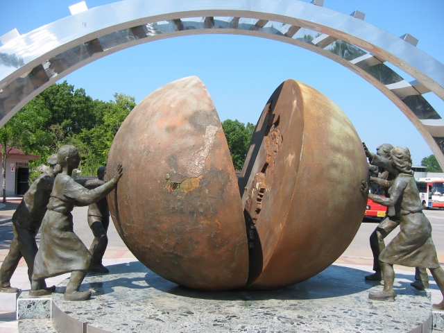 A statue representing the hope of a united Korea. (Photo - Flicker/ Christopher John SSF)