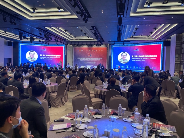 Indonesian Ambassador to Korea Gandi Sulistiyanto delivers his keynote speech at a business forum co-hosted by Herald Corp. in Seoul on March 24. (Sanjay Kumar/The Korea Herald)