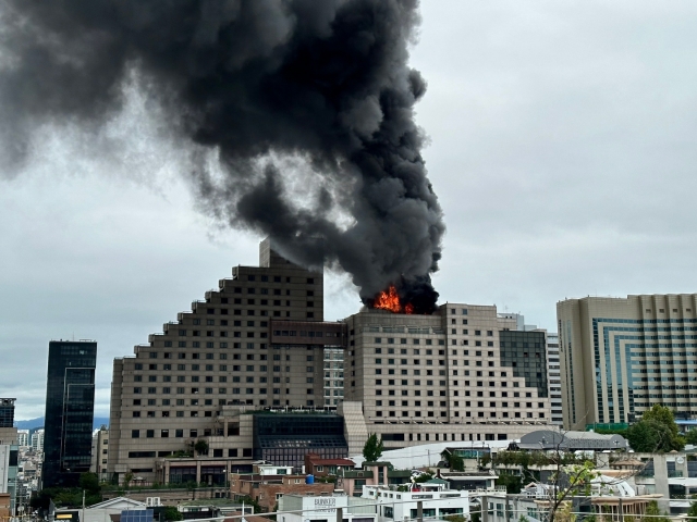 A fire broke out at a former hotel building that was being redeveloped in Gangnam, Seoul, at 12:46 p.m. on Thursday. (Yonhap)