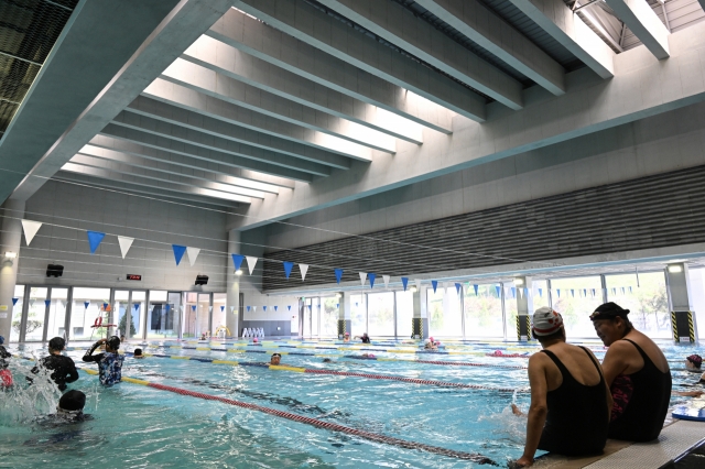 Yeongju Swimming Pool in Yeongju, North Gyeongsang Province, designed by architect Kim Soo-young (Im Se-jun/The Korea Herlad)