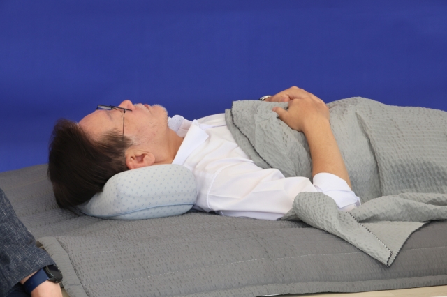 Democratic Party of Korea Chairman Rep. Lee Jae-myung stages a hunger strike on the 11th day of hunger strike in front of the National Assembly on Sunday. (Yonhap)